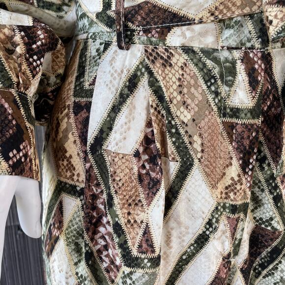 🔥H&M Mob Wife Snake Print Patches Style Satin Ankle Jumpsuit Women Size 0 - Picture 8 of 17